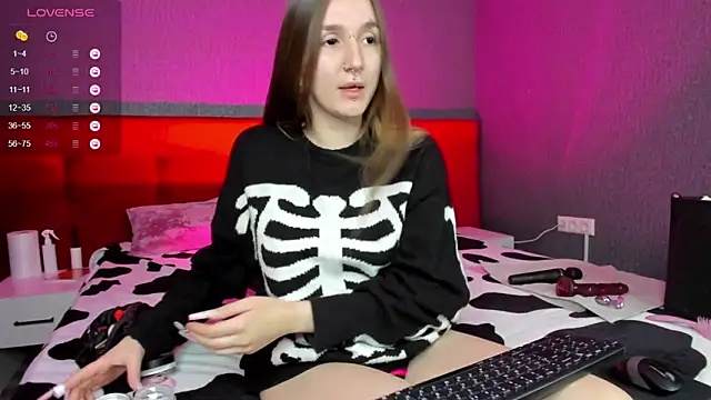 Pink diablo online show from 01/08/25, 04:44