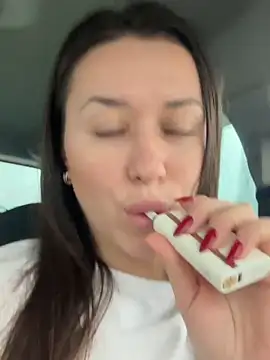 Snapshot of Cherry_Beauty chatting on 01/14/25, 09:13 Cherry Beauty online show from 01/14/25, 09:13