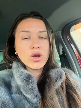 Snapshot of Cherry_Beauty chatting on 02/07/25, 01:11 Cherry Beauty online show from 02/07/25, 01:11