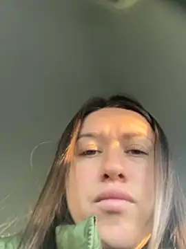 Snapshot of Cherry_Beauty chatting on 10/17/25, 07:33 Cherry Beauty online show from 10/17/25, 07:33