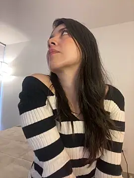 Snapshot of saori_10 chatting on 10/20/25, 10:32 saori 10 online show from 10/20/25, 10:32