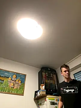 Snapshot of Toyjungee chatting on 10/08/25, 12:03 Toyjungee online show from 10/08/25, 12:03