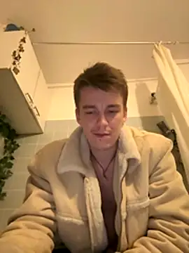 Snapshot of Toyjungee chatting on 11/07/25, 12:10 Toyjungee online show from 11/07/25, 12:10