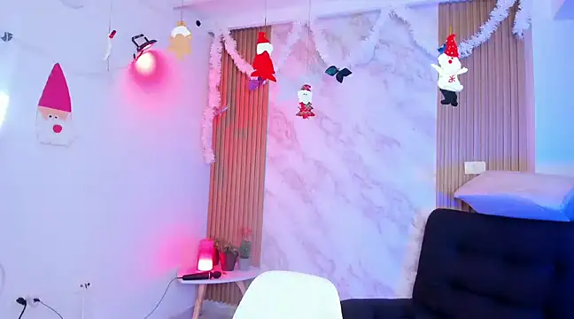Megan blue7 online show from 12/22/24, 03:11
