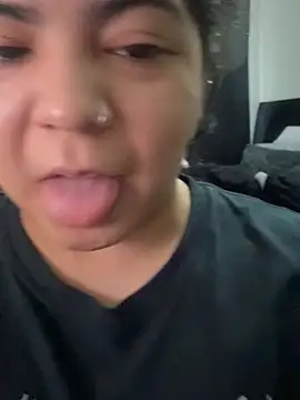 kimmiakiss22 online show from 05/06/26, 10:04