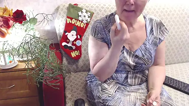 Snapshot of zarinafonliberman chatting on 12/14/25, 06:23 zarinafonliberman online show from 12/14/25, 06:23