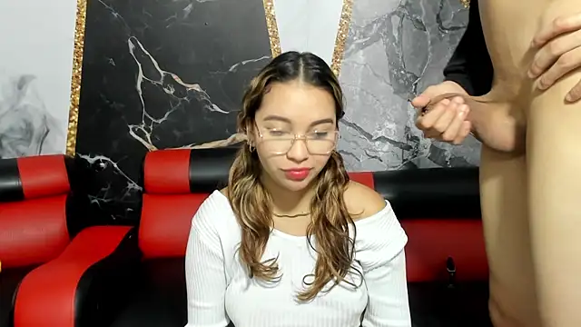 hot-threesome online show from 02/02/25, 03:17