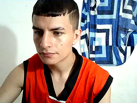 Snapshot of SHAT_SEX chatting on 10/16/25, 01:56 SHAT SEX online show from 10/16/25, 01:56