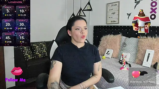 natasha logan  online show from 12/06/24, 04:14