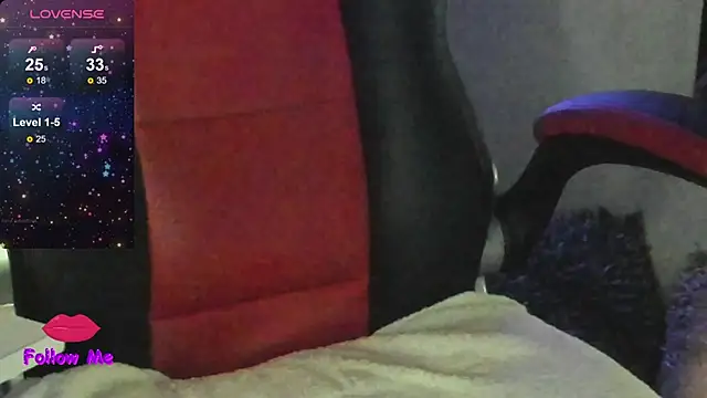 natasha logan  online show from 10/19/25, 04:02