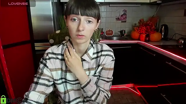 TayanaJons online show from 10/18/25, 06:48