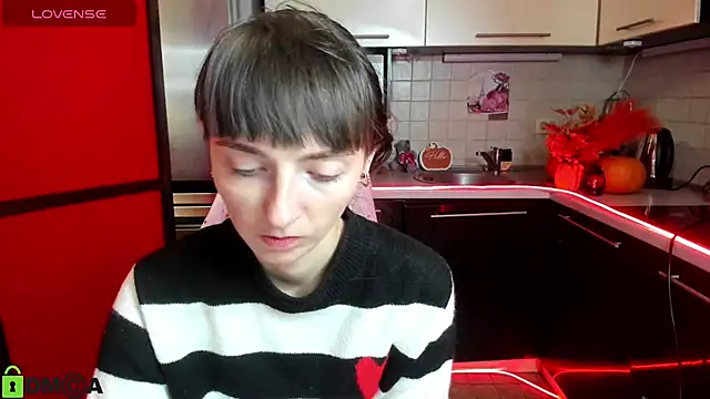 TayanaJons online show from 11/26/25, 07:53