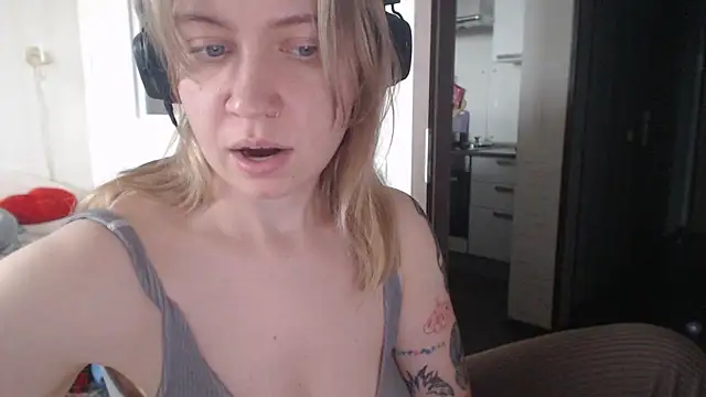 Snapshot of amanda_kiss_kiss chatting on 03/02/25, 12:43 amanda kiss kiss online show from 03/02/25, 12:43