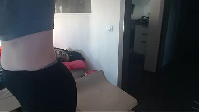 amanda kiss kiss online show from 10/18/25, 01:45