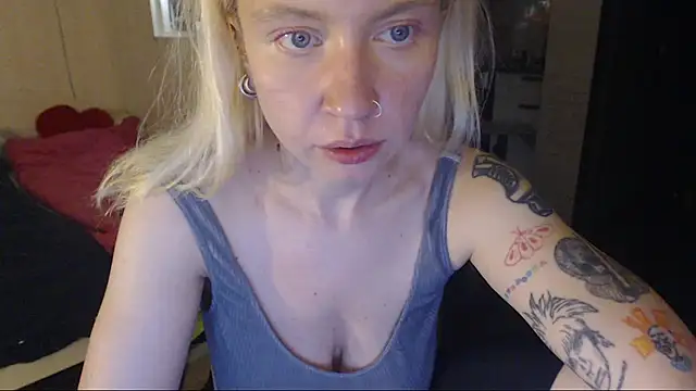amanda kiss kiss online show from 10/26/25, 03:40