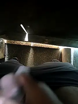 Snapshot of shubham7271 chatting on 12/16/25, 06:18 shubham7271 online show from 12/16/25, 06:18