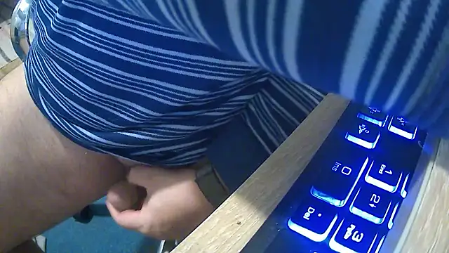 GYurmoka70 online show from 10/26/25, 06:19