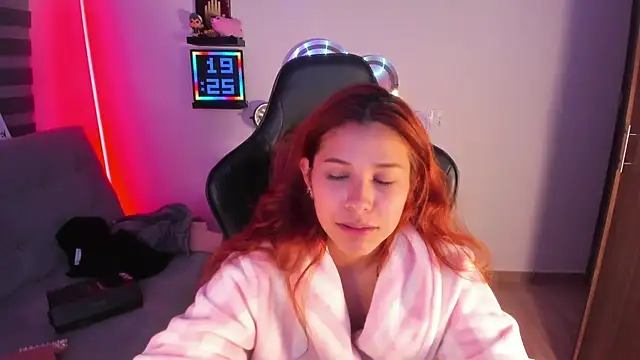 crystal bunny7 online show from 10/17/25, 12:25