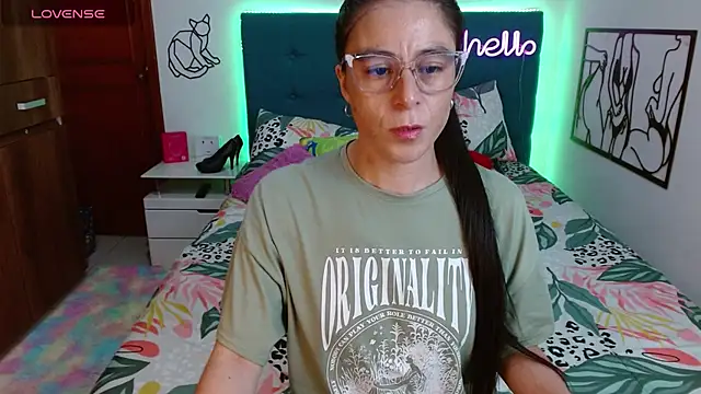 Snapshot of antonella_sweet33 chatting on 10/12/25, 09:25 antonella sweet33 online show from 10/12/25, 09:25