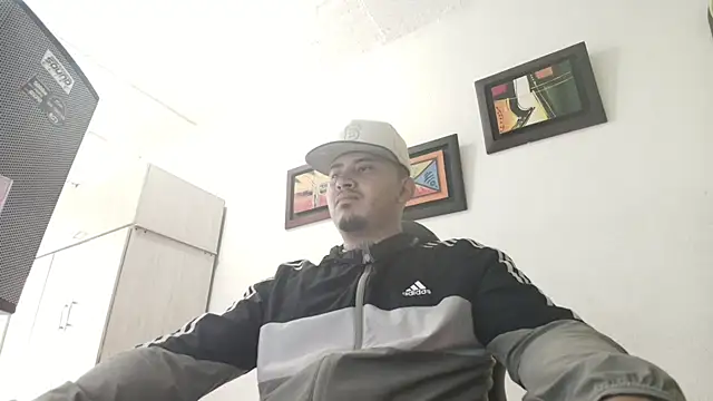 Snapshot of myke_andrade chatting on 10/08/25, 07:44 myke andrade online show from 10/08/25, 07:44