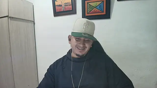 Snapshot of myke_andrade chatting on 10/19/25, 05:41 myke andrade online show from 10/19/25, 05:41