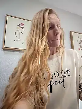 GoldenFlameGoddess online show from 02/01/25, 10:13