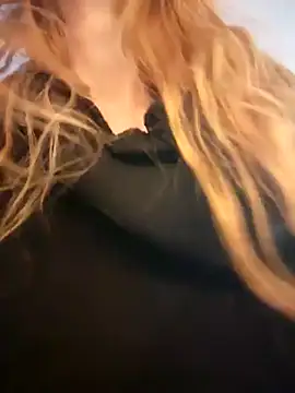GoldenFlameGoddess online show from 02/07/25, 12:20