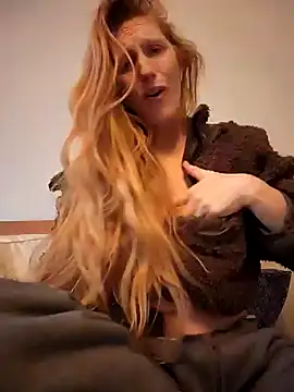 GoldenFlameGoddess online show from 02/07/25, 10:30