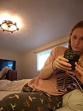 GoldenFlameGoddess online show from 02/12/25, 12:05