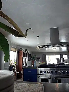 GoldenFlameGoddess online show from 02/13/25, 05:11