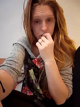 GoldenFlameGoddess online show from 02/16/25, 10:43