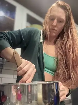 GoldenFlameGoddess online show from 02/19/25, 01:18