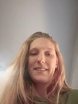 GoldenFlameGoddess online show from 02/20/25, 10:26