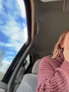 GoldenFlameGoddess online show from 10/03/25, 05:32