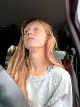 GoldenFlameGoddess online show from 10/24/25, 04:47