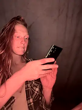 Snapshot of GoldenFlameGoddess chatting on 11/12/25, 03:18 GoldenFlameGoddess online show from 11/12/25, 03:18