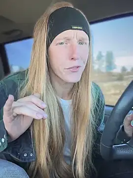 Snapshot of GoldenFlameGoddess chatting on 11/23/25, 06:08 GoldenFlameGoddess online show from 11/23/25, 06:08