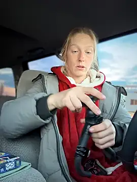 Snapshot of GoldenFlameGoddess chatting on 11/30/25, 03:16 GoldenFlameGoddess online show from 11/30/25, 03:16