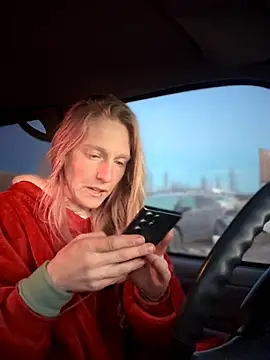 Snapshot of GoldenFlameGoddess chatting on 12/01/25, 02:55 GoldenFlameGoddess online show from 12/01/25, 02:55