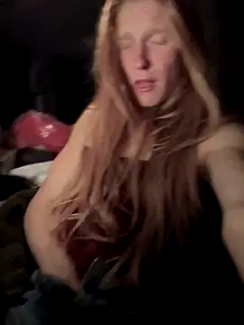 Snapshot of GoldenFlameGoddess chatting on 12/02/25, 03:01 GoldenFlameGoddess online show from 12/02/25, 03:01