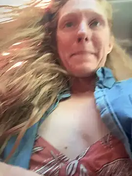 GoldenFlameGoddess online show from 06/05/26, 06:02