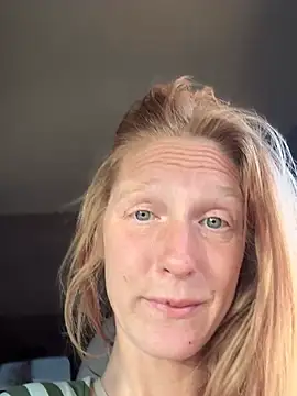 GoldenFlameGoddess online show from 07/19/26, 04:00