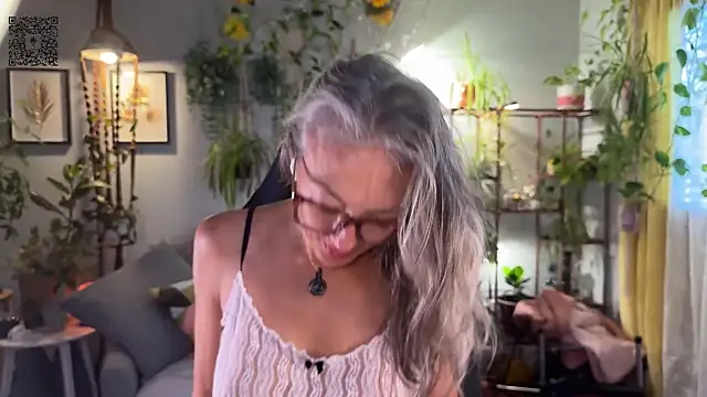 sunniedayz  online show from 09/16/25, 03:24