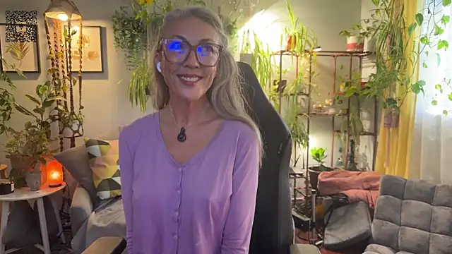 sunniedayz  online show from 09/23/25, 04:10