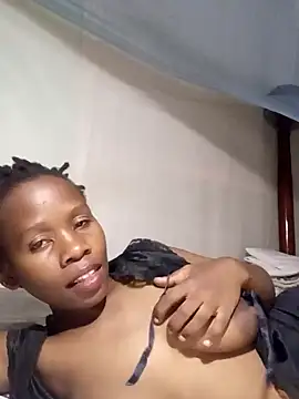 Snapshot of Queentesi chatting on 02/09/25, 12:30 Queentesi online show from 02/09/25, 12:30
