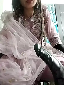 Snapshot of Noor_Darliing chatting on 01/21/25, 09:15 Noor Darliing online show from 01/21/25, 09:15