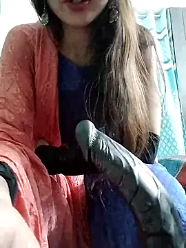 Snapshot of Noor_Darliing chatting on 02/13/25, 03:24 Noor Darliing online show from 02/13/25, 03:24