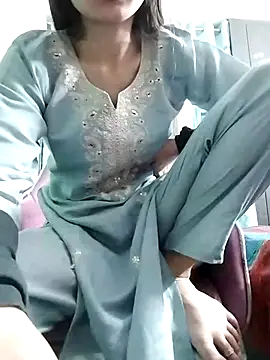 Snapshot of Noor_Darliing chatting on 03/01/25, 09:26 Noor Darliing online show from 03/01/25, 09:26