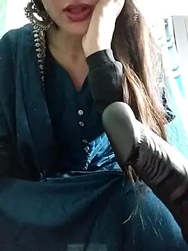 Snapshot of Noor_Darliing chatting on 03/03/25, 03:09 Noor Darliing online show from 03/03/25, 03:09