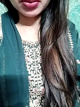 Snapshot of Noor_Darliing chatting on 03/19/25, 09:16 Noor Darliing online show from 03/19/25, 09:16